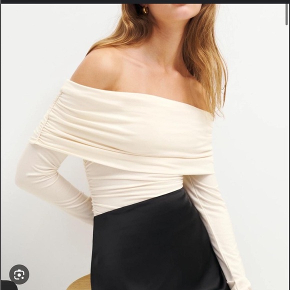 Reformation Tops - Reformation Florentina Off-Shoulder Top in Cream